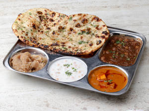 Amritsari Naan With Chana