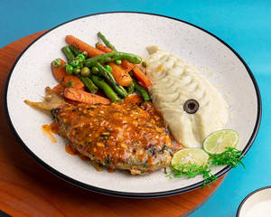 Whole Grilled Pomfret(pomfret Grilled With Orange Cilantro Sauce 1pc)