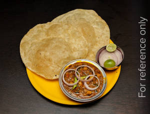Choley Bhature (2 Pcs)