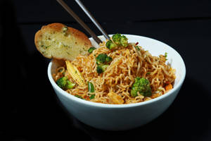 Paneer Bhurji Indian Noodle