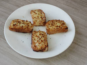 Garlic Bread with Cheese (4 Nos.)