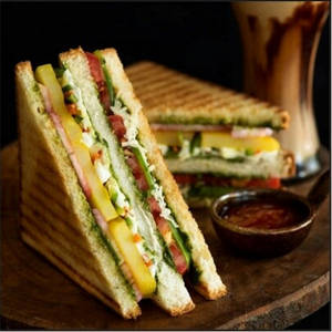 Grilled Double Decker Mumbai Masala Sandwich (300 Gm)