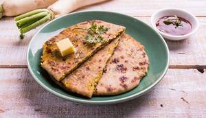 Mooli Dhaniya Paratha(1 Pc)