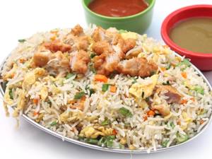 Chicken Fried Rice (500 Gms) (Served with Sauce)