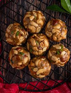 Shahi Dry Fruit Laddu