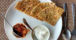 Aloo Paratha With Curd & Pickle