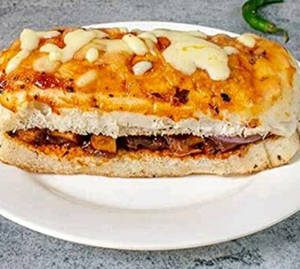 Chilli Paneer Hot Dog