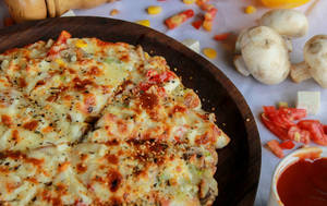 Capsicum Onion Pizza