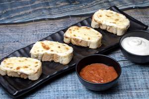 Chicken Garlic Bread with Cheese