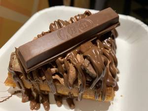 Kit-kat With Chocolate Whipped Cream & Nutella