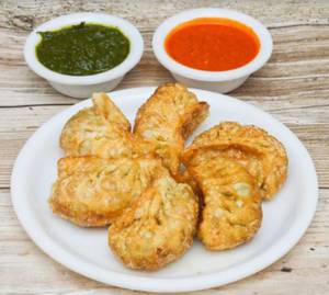 Veg Momos Fried (8 Pieces)
