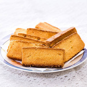 Premium Cake Rusk