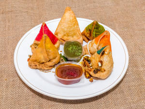 Samosa Platter ( 6 Different Flavour Samosas In A Plate)
