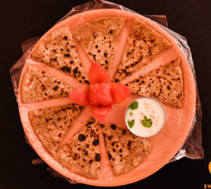 Aloo Paratha (2 Pcs) With Curd