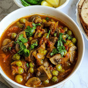 Mushroom Matar Masala