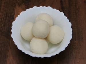 White Rasgulla