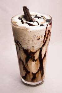 Kit Kat Biscuit Shake