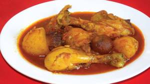 Home Style Chicken Curry With Aloo