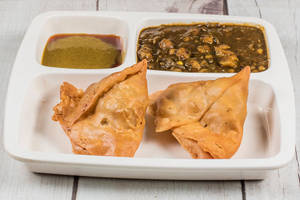 Samosa With Chana