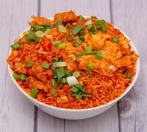 Chicken Schezwan Fried Rice (Serves with Garlic Sauce)