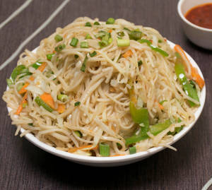 Veg Hakka Noodles