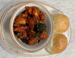 Guntur Chilli Glazed Chicken ( Serves 1 )