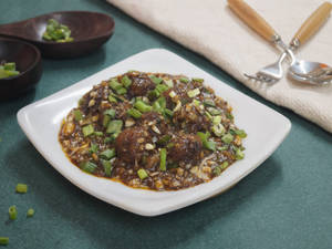 Veg Manchurian (6 Pcs)