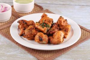 Boneless Chicken Tikka (8 Pcs)