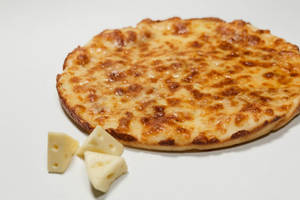 Cheesiest Margherita Pizza