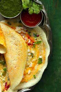 Egg Onion Dosa With Gravy
