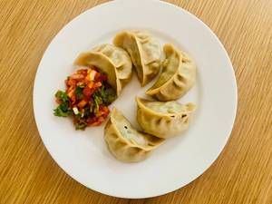 Veg Momos  [5 Pieces]