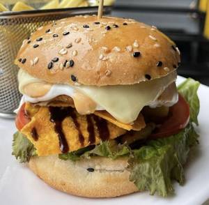 Mexican Crispy Veg Burger + Peri Peri Fries + Mocktail