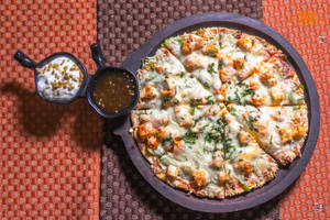 Paneer Tikka Naanza