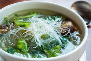 Veg Chiang Mai Glass Noodle Soup