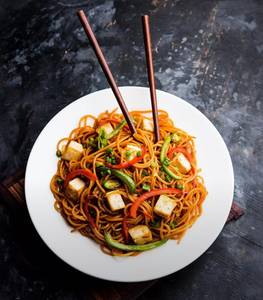 Paneer Hakka Noodles 