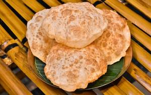 Luchi ( 4 Pcs)