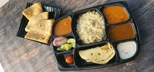 Special Punjabi Veg Thali