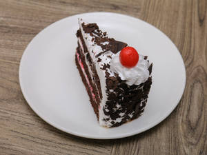 Eggless Black Forest Pastry