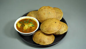 5 Poori with Sabji