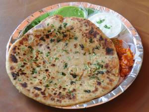 Aloo Pyaaz Paratha(1pc)