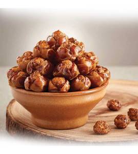 Kholas Dates With Caramelised Macadamia