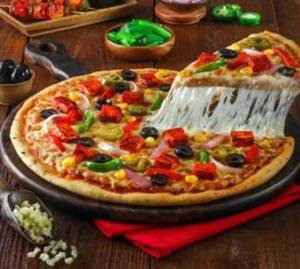 Cheese Brust Paneer Pizza
