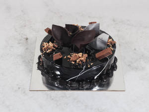 Chocolate KitKat Cake (1/2 Kg) 