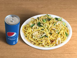 Chicken Hakka Noodles + Pepsi 250 Ml Can