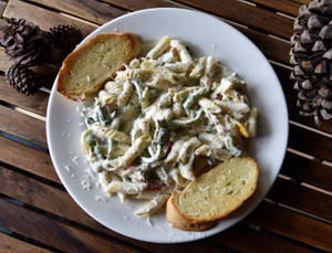 Farmer'S Pasta In White Sauce