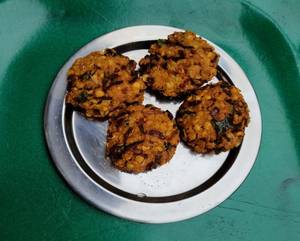 Abiman Paruppu Vada / Mixed Pulses Vada