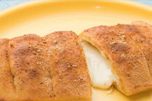Spicy Cheese Stuff Garlic Bread+cheesy Dip