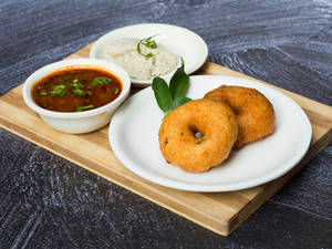 Medu Vada Sambar (2 Pcs)