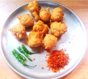 Gol Kanda Bhajiya Plate