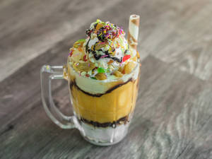 Deluxe Mango Mixic with ice cream